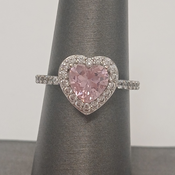 Pretty Bird Jewelry Jewelry - New 18k White Gold Plated Heart-Shaped Pink Ring With Parve Stones Size 6